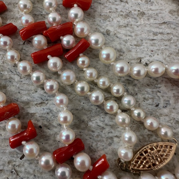 Vintage Genuine Pearl Coral And 14k Clasp Necklace - Picture 8 of 9